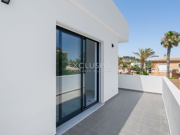 Villa for Sale in Lagos, Algarve 21