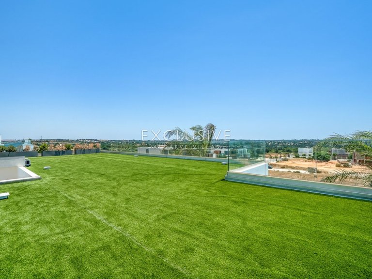 Villa for Sale in ArmaÇÃo De Pera, Algarve 29