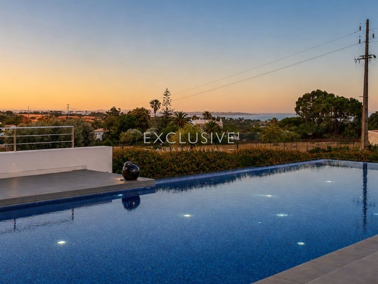 Villa for Sale in Carvoeiro, Algarve 2