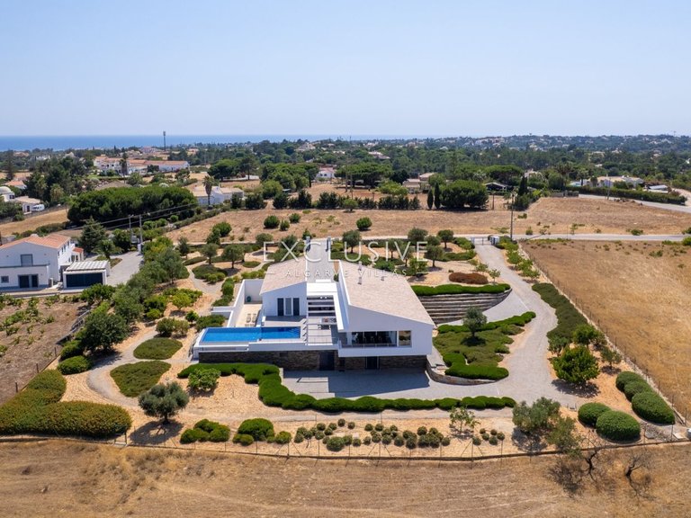 Villa for Sale in Carvoeiro, Algarve 42