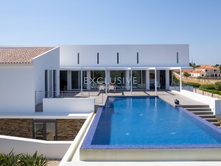 Villa for Sale in Carvoeiro, Algarve 8