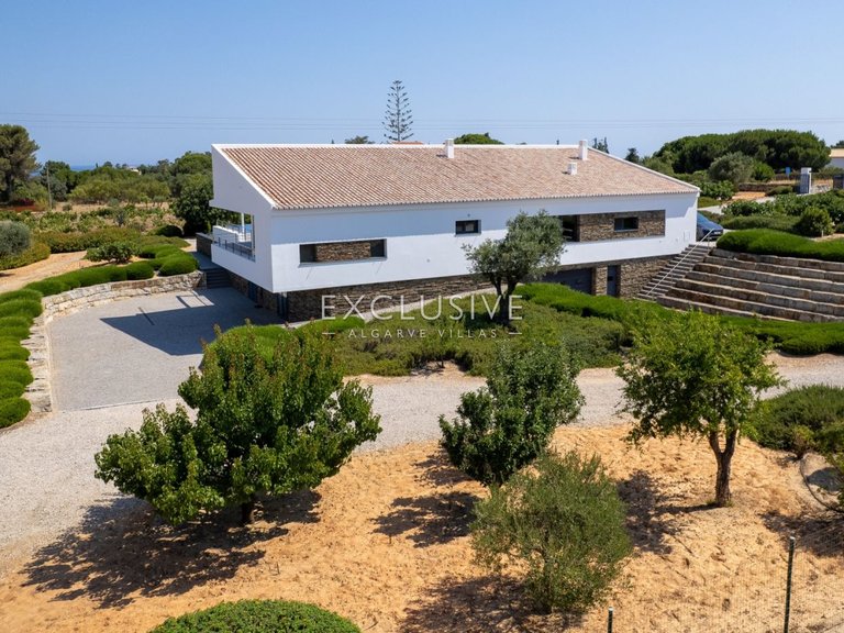 Villa for Sale in Carvoeiro, Algarve 40