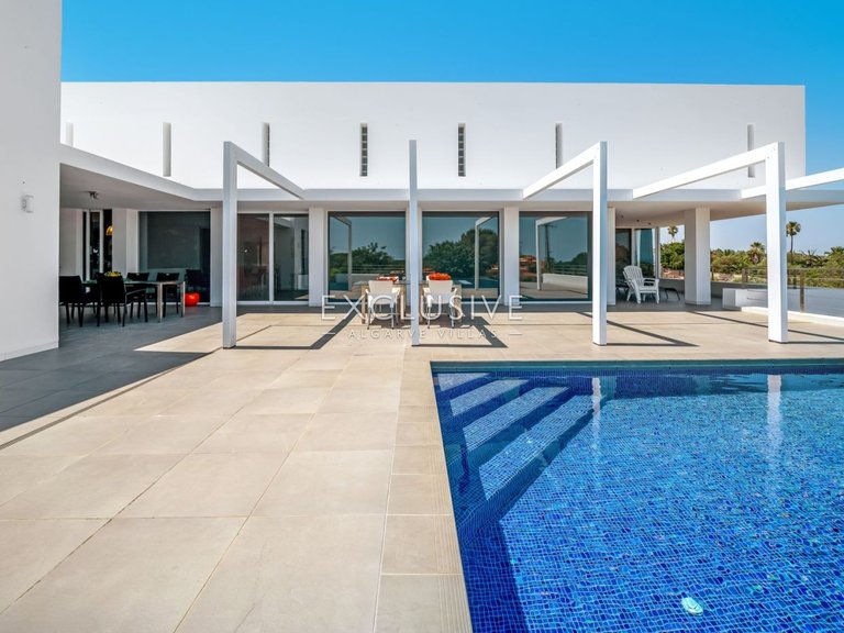 Villa for Sale in Carvoeiro, Algarve 38