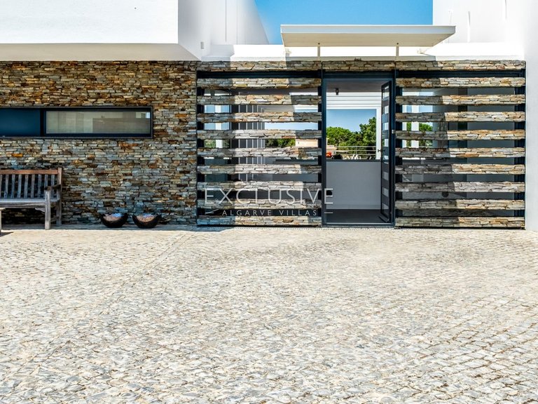 Villa for Sale in Carvoeiro, Algarve 36