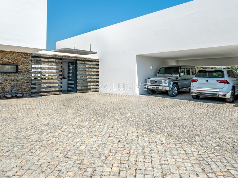 Villa for Sale in Carvoeiro, Algarve 37