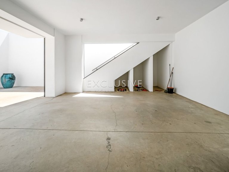 Villa for Sale in Carvoeiro, Algarve 34