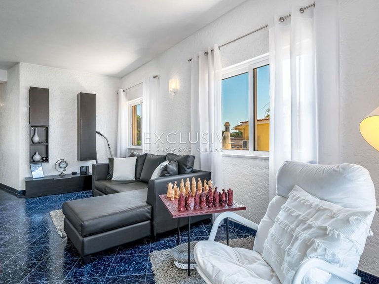 Villa for Sale in Vilamoura, Algarve 21