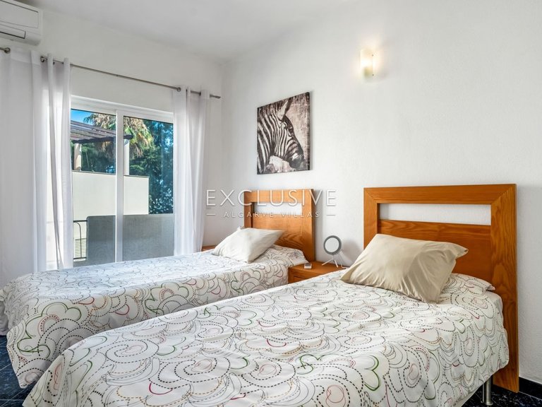 Villa for Sale in Vilamoura, Algarve 23