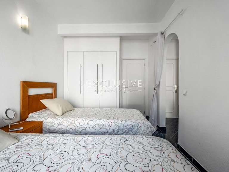 Villa for Sale in Vilamoura, Algarve 25