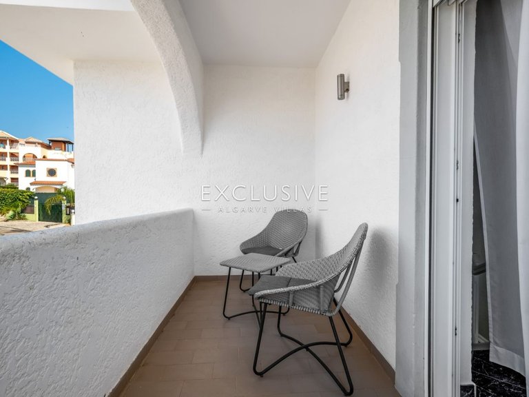 Villa for Sale in Vilamoura, Algarve 35