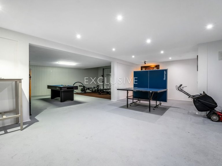 Villa for Sale in Vilamoura, Algarve 41