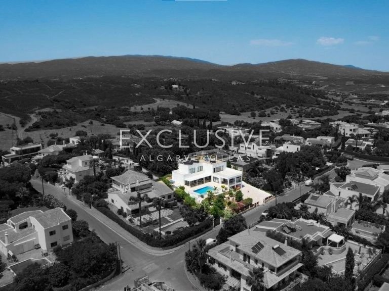 Villa for Sale in PortimÃo, Algarve 50