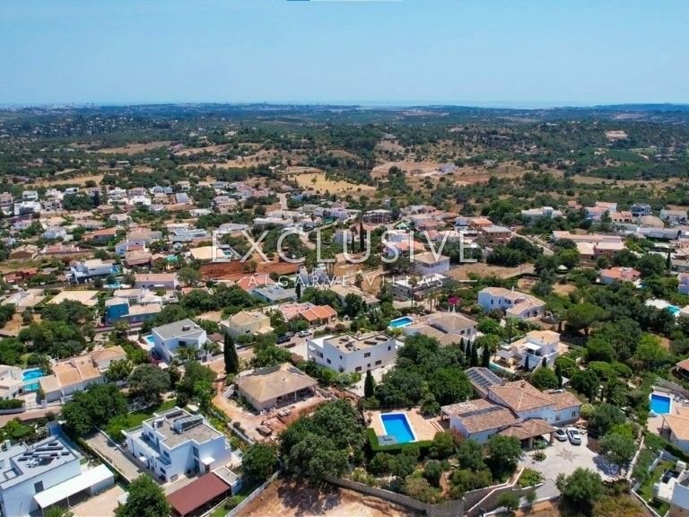 Villa for Sale in PortimÃo, Algarve 48