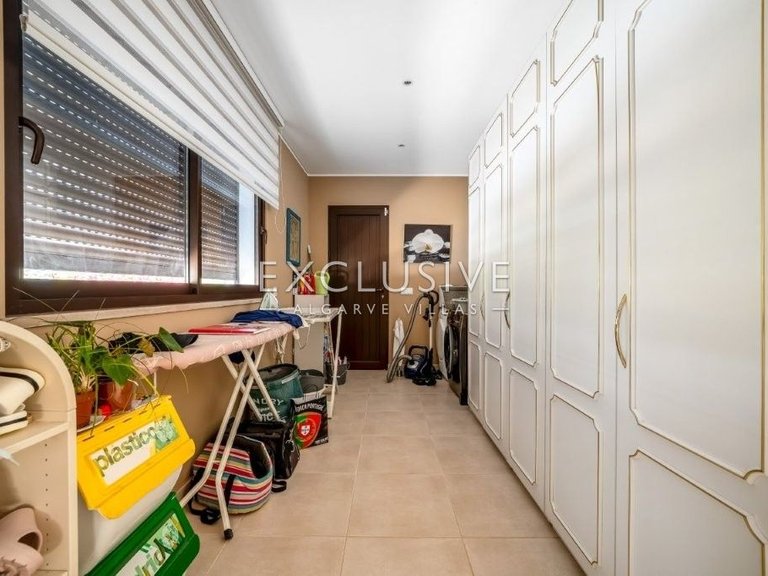 Villa for Sale in PortimÃo, Algarve 40