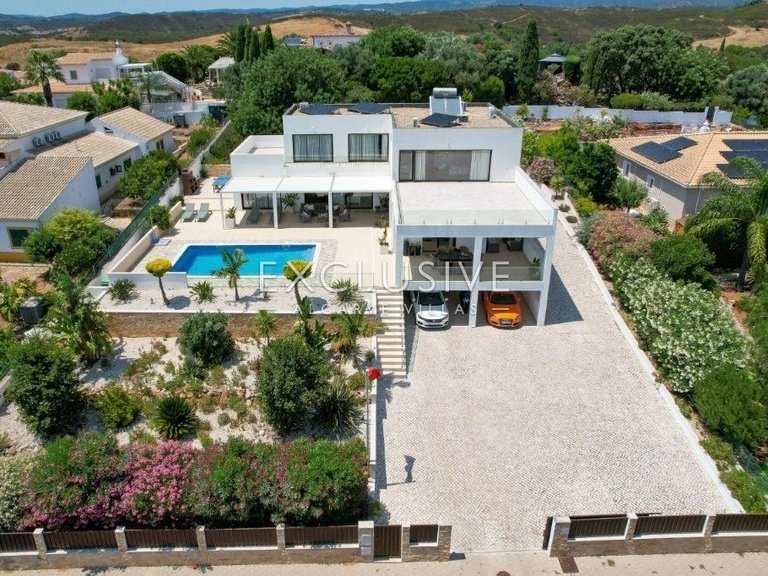 Villa for Sale in PortimÃo, Algarve 38