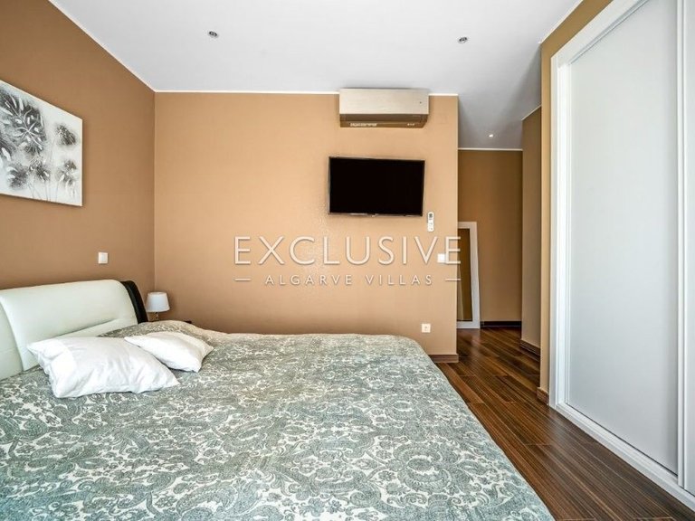 Villa for Sale in PortimÃo, Algarve 36