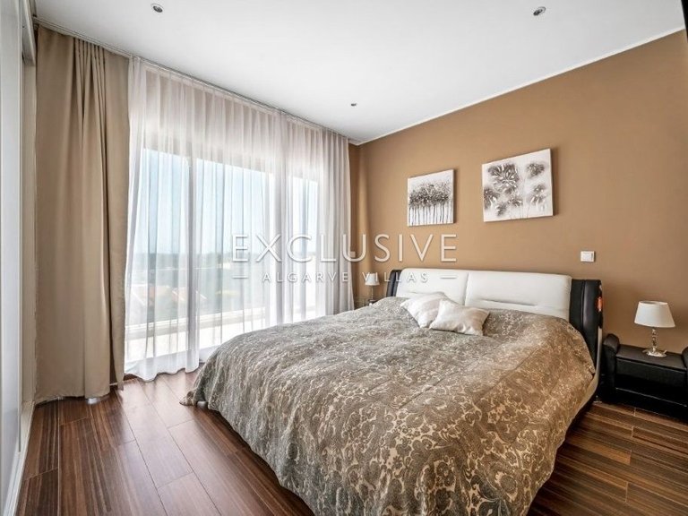 Villa for Sale in PortimÃo, Algarve 35