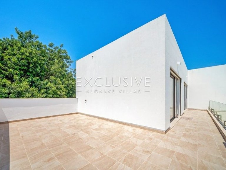 Villa for Sale in PortimÃo, Algarve 33