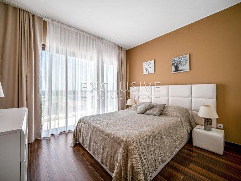 Villa for Sale in PortimÃo, Algarve 30