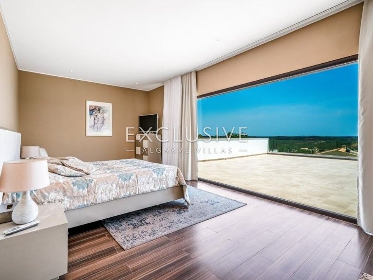 Villa for Sale in PortimÃo, Algarve 24