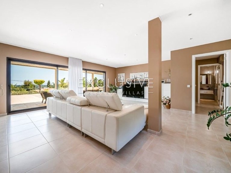 Villa for Sale in PortimÃo, Algarve 15