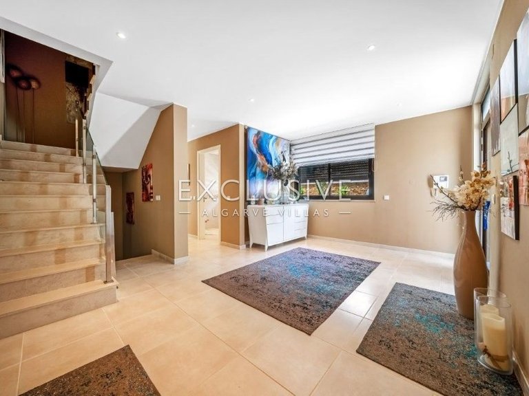 Villa for Sale in PortimÃo, Algarve 12