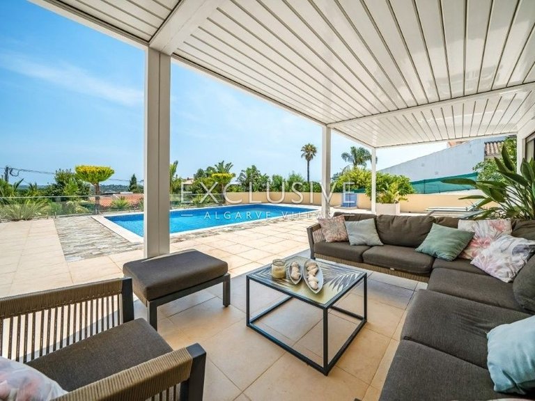 Villa for Sale in PortimÃo, Algarve 10