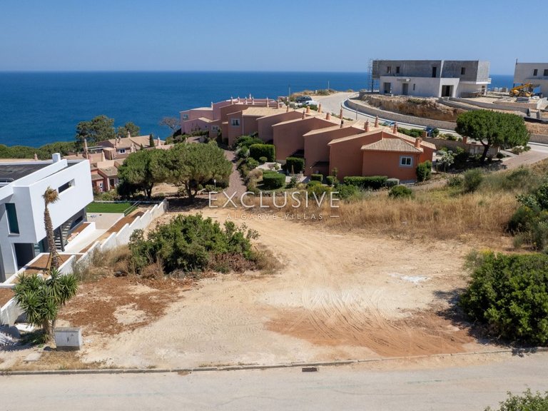 Villa for Sale in Praia Da Luz, Algarve 11