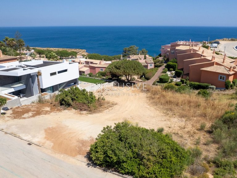 Villa for Sale in Praia Da Luz, Algarve 14