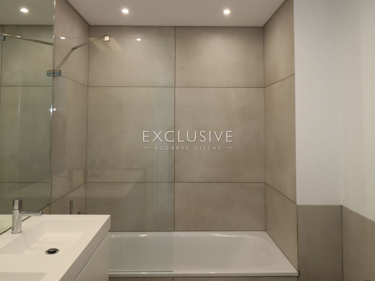 Apartment for Sale in Vilamoura, Algarve 10
