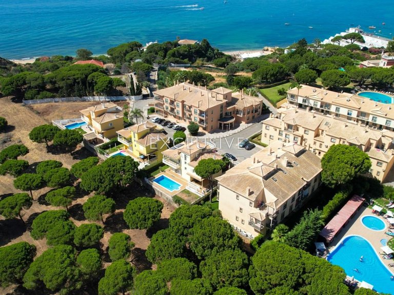 Villa for Sale in Albufeira, Algarve 42