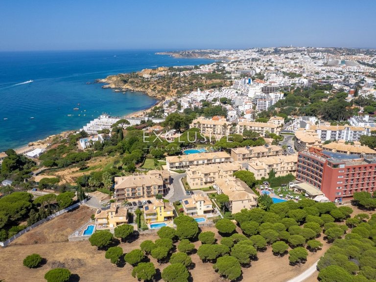 Villa for Sale in Albufeira, Algarve 48