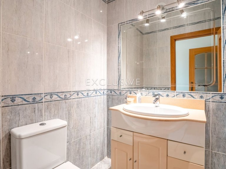 Villa for Sale in Albufeira, Algarve 44