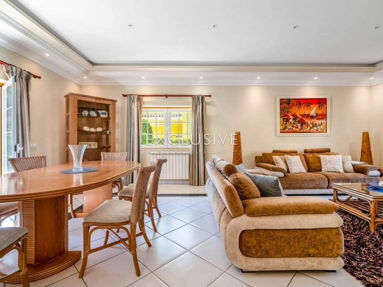 Villa for Sale in Albufeira, Algarve 4
