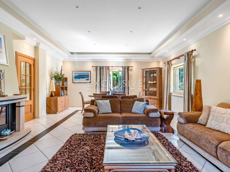 Villa for Sale in Albufeira, Algarve 5