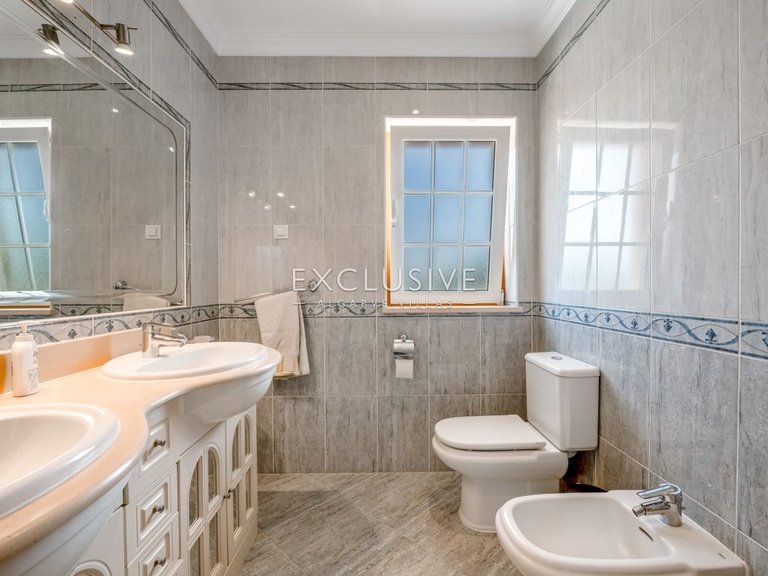Villa for Sale in Albufeira, Algarve 19