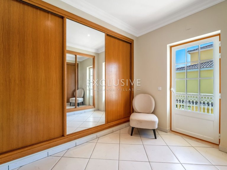 Villa for Sale in Albufeira, Algarve 18