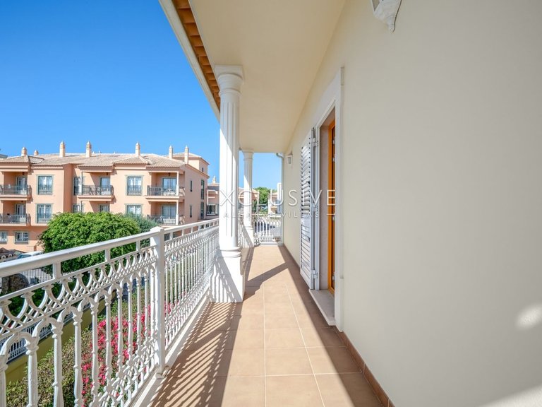 Villa for Sale in Albufeira, Algarve 21