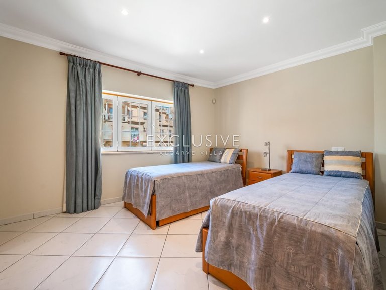 Villa for Sale in Albufeira, Algarve 24