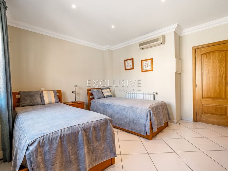 Villa for Sale in Albufeira, Algarve 25