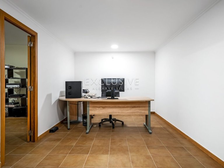 Villa for Sale in Albufeira, Algarve 36