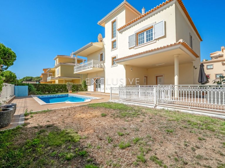 Villa for Sale in Albufeira, Algarve 39