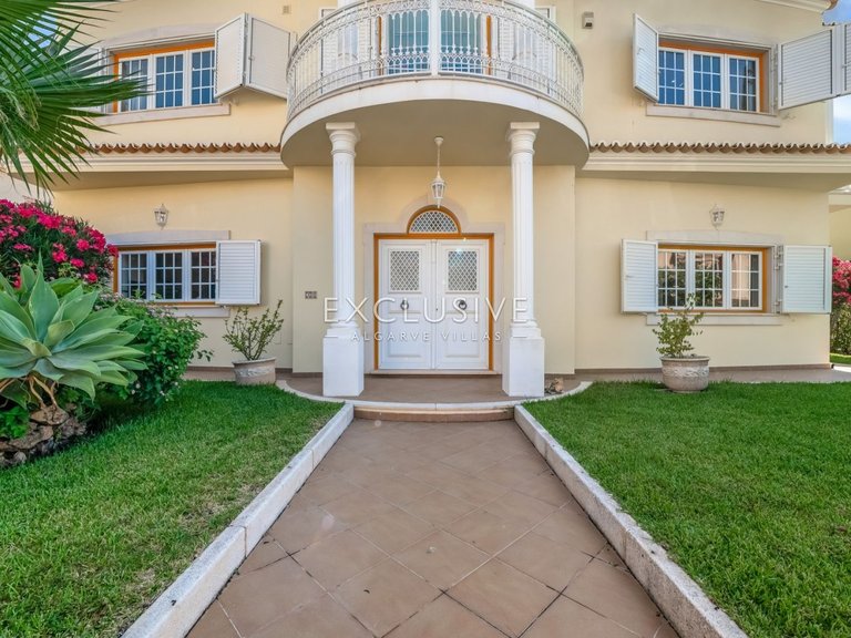 Villa for Sale in Albufeira, Algarve 46