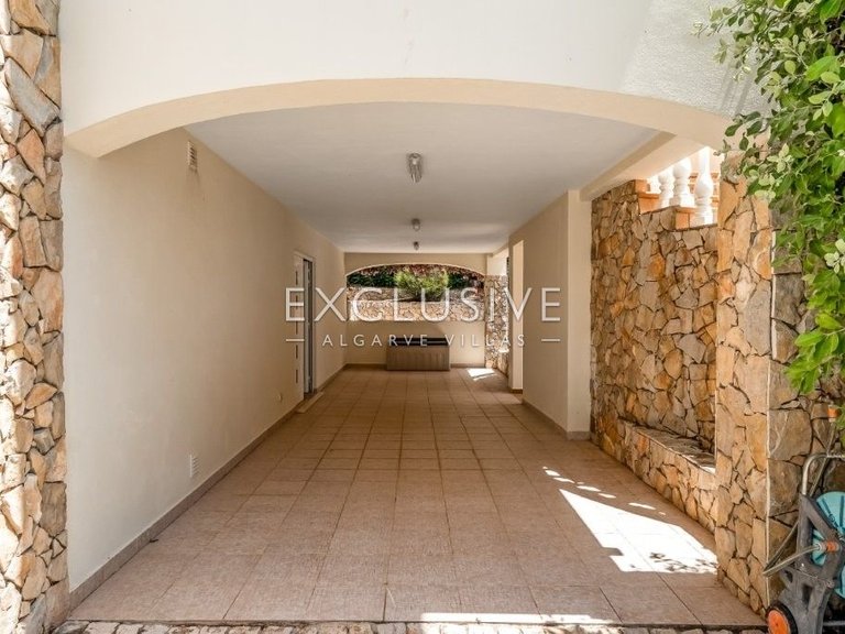 Villa for Sale in Carvoeiro, Algarve 46