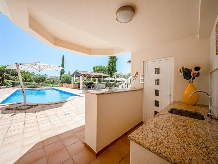 Villa for Sale in Carvoeiro, Algarve 44