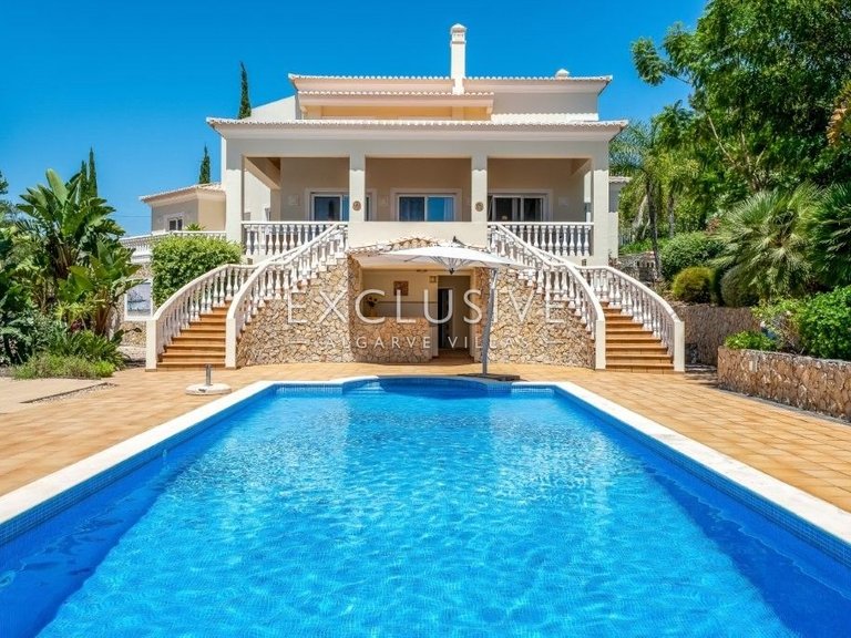 Villa for Sale in Carvoeiro, Algarve 43