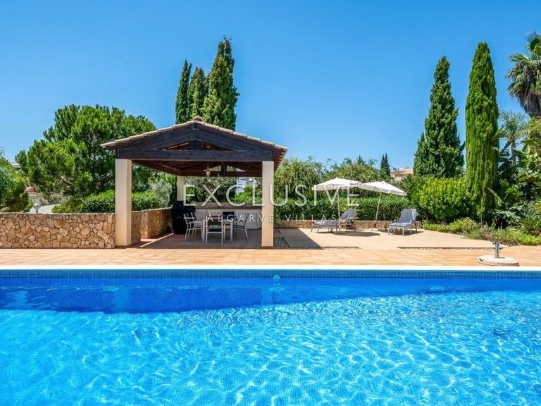 Villa for Sale in Carvoeiro, Algarve 42