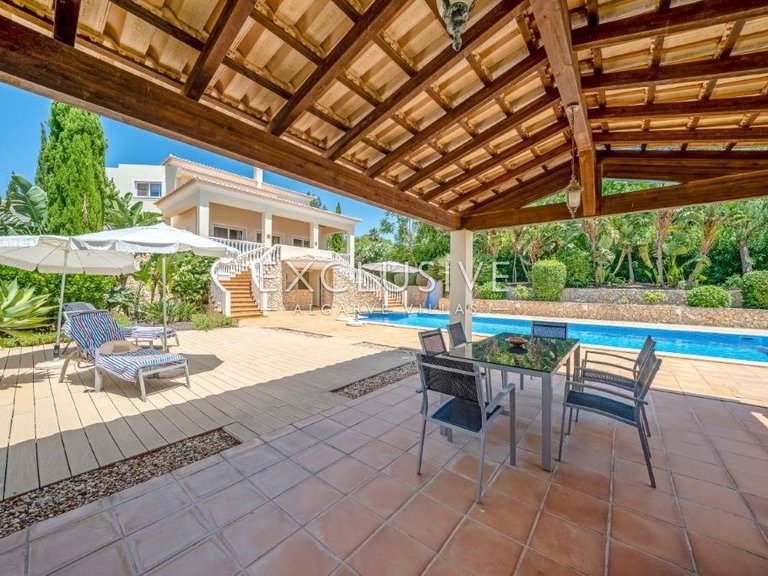 Villa for Sale in Carvoeiro, Algarve 41