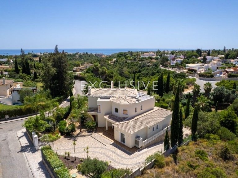 Villa for Sale in Carvoeiro, Algarve 37