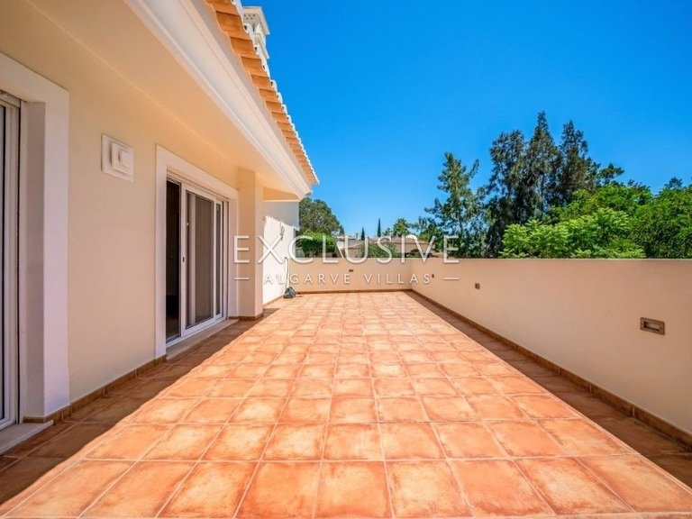 Villa for Sale in Carvoeiro, Algarve 31